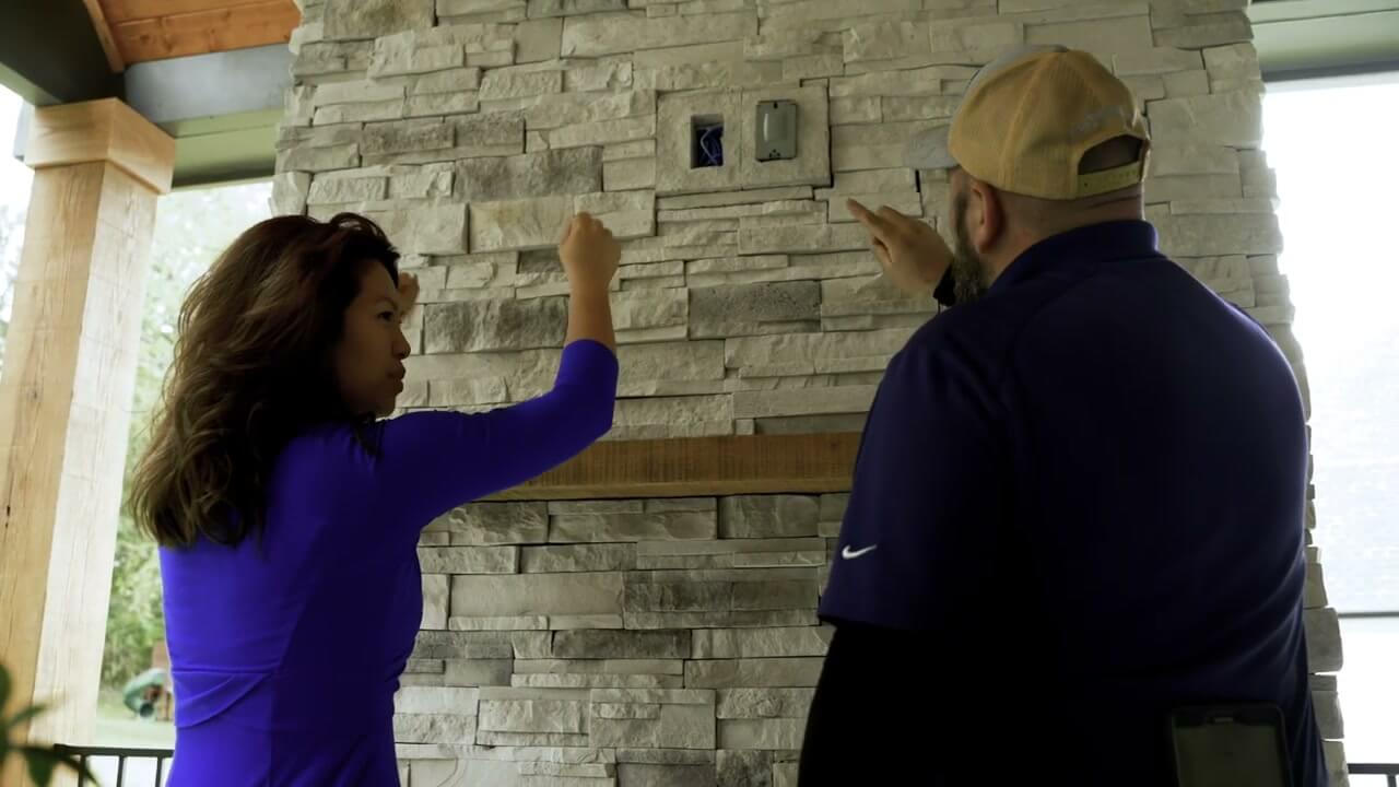 A Magnolia Consultant discussing a property condition with a Realtor or client
